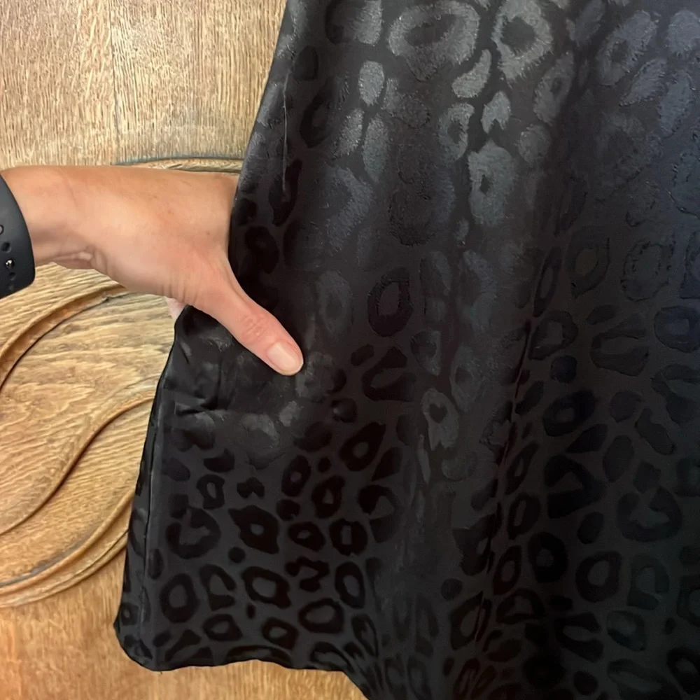 Entro Black Leopard Print V-Neck Puff Sleeve Dress with Pockets - Picture 8 of 12